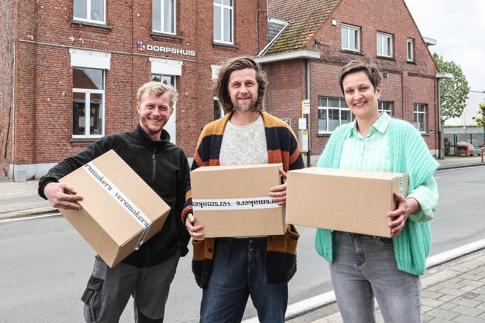 Gijs Van den Bleeken, Tijs Van Langenhove en Veerle Buyens voor dorpshuis Achterbroek.