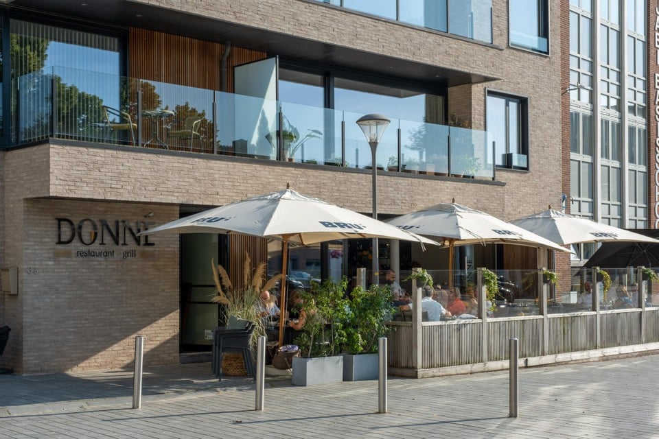 Restaurant Donné op het Kerkplein in Puurs (Puurs-Sint-Amands) krijgt een nieuwe eigenaar.