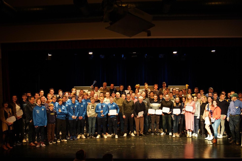 De Vosselaarse sportlaureaten van 2022 werden in zaal Reynaert in Vosselaar uitgebreid gehuldigd.