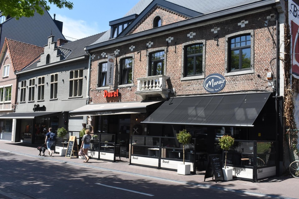 Café Herenhuys op het Rondplein in Mol. 