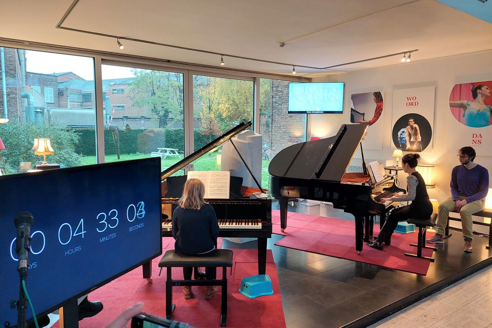 Tijdens een 24 uur durende pianomarathon zamelde het Conservatorium 17.000 euro in voor de nieuwe vleugelpiano.