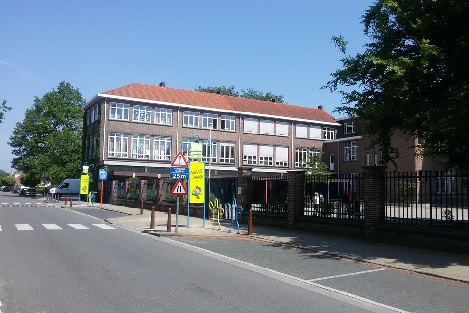 Basisschool Wonderwijzer blijft alvast maandag, maar mogelijk ook langer gesloten als gevolg van een corona-uitbraak in de kleuterafdelingen.