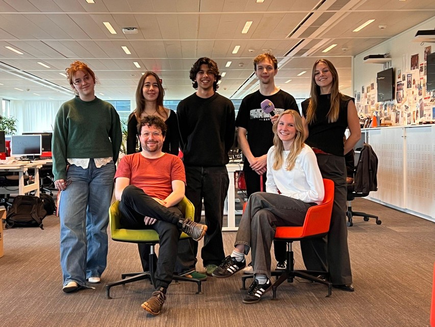 Nelle Van der Herten, Maya Mentens, Thiemen Seeuws, Marie Duvivier en Joline Delen van Kiez en Midge Sinnaeve en Adrian Wojda van Scum Studios.