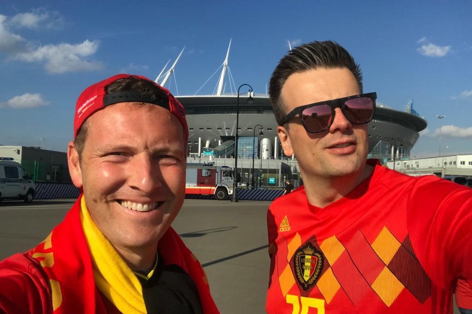 Frédérick Crynen (links) voor het stadion.