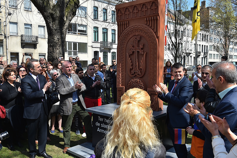 In 2015 werd een Kruissteen ingehuldigd op de Mechelse Vesten ter nagedachtenis aan de Armeense genocide van 100 jaar geleden.  