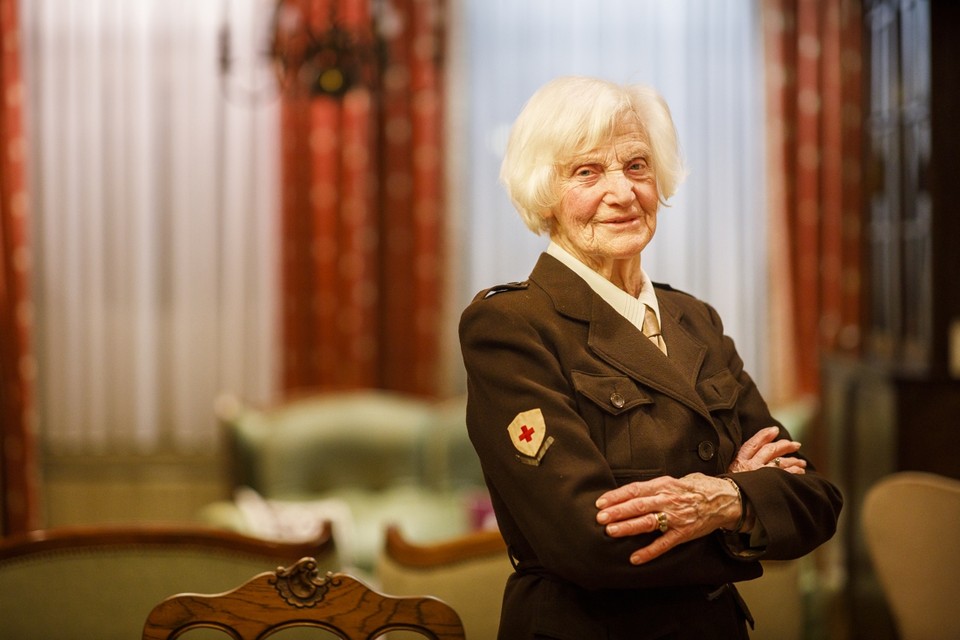 Mimi Vrints (96) is al 80 jaar vrijwilliger bij het Rode Kruis. 