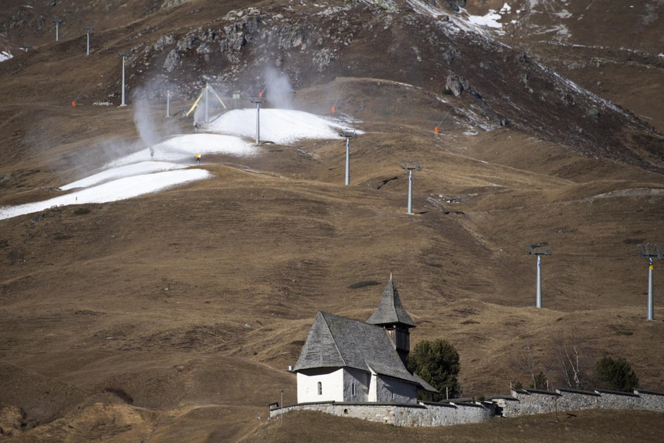 Sneeuw of geen sneeuw: Zwitserland houdt de skigebieden open. 