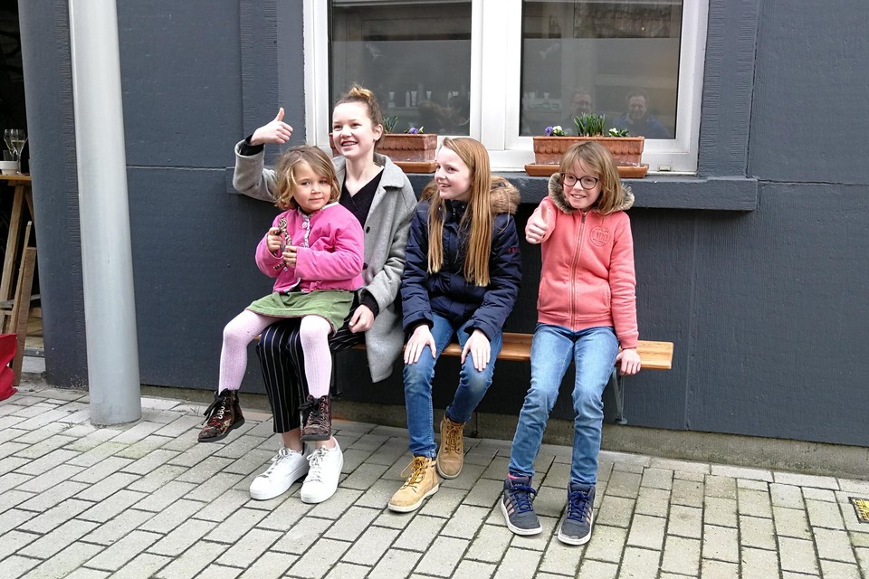 GeKoro maakte eerder zelf de stad al aantrekkelijker door gratis gevelbanken uit te delen om sociale ontmoetingen te bevorderen.