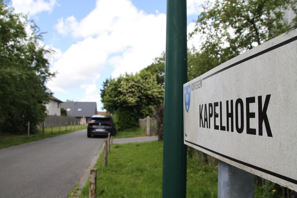 De buurt rond de Kapelhoek in Eernegem werd tijdens de nacht van vrijdag op zaterdag opgeschrikt door een schietincident. 