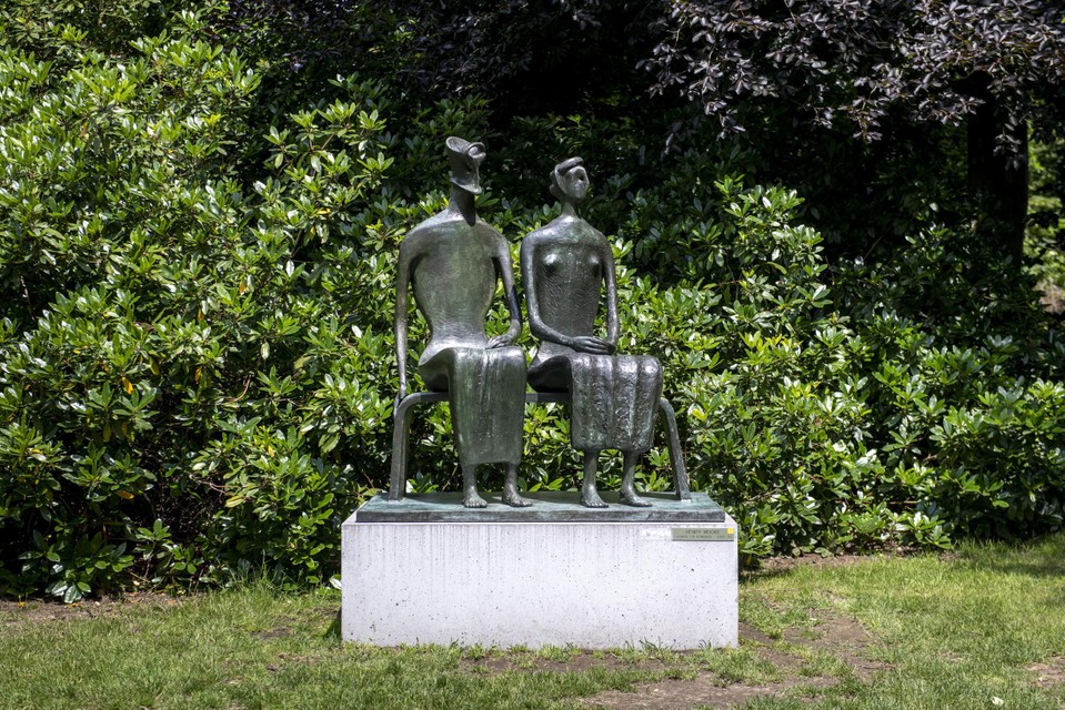 Iconische beelden als ‘Koning en koningin’ van Henry Moore zullen voor het eerst een nieuwe opstelling krijgen.  