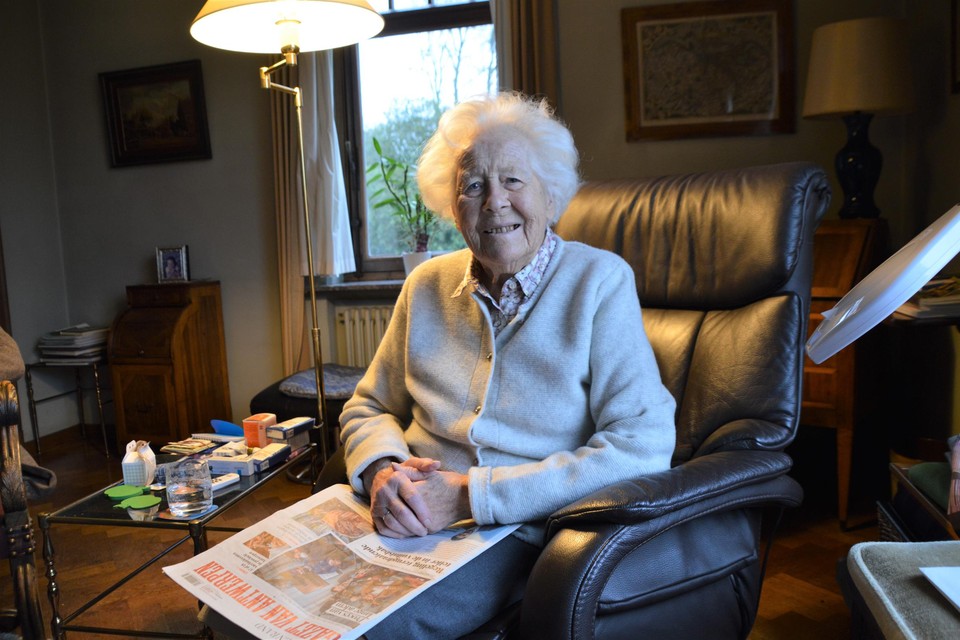 Barones Myriam de Jonghe d’Ardoye leest nog elke dag .