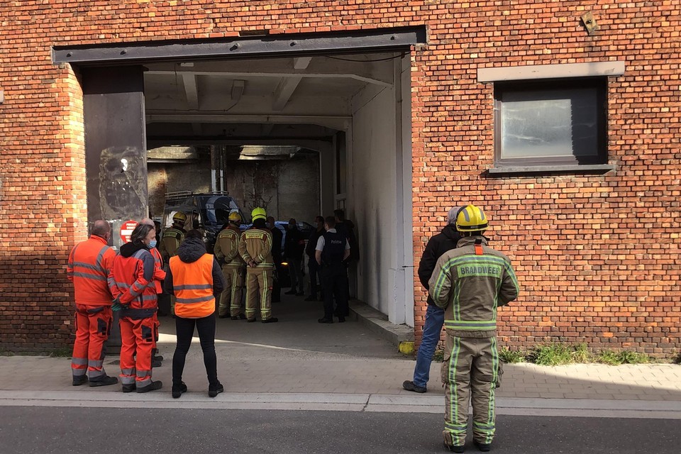 Overleg tussen de diensten bij de aanvang van de actie.