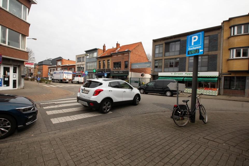 Het kruispunt Molenstraat-Sint-Benedictusstraat, waar de voorrangsregels werden aangepast, wordt als druk en gevaarlijk beschouwd.