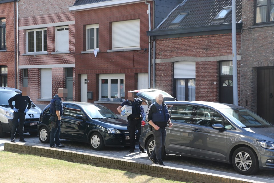 In de Markgravenstraat in Herentals drong de politie een appartement binnen. 