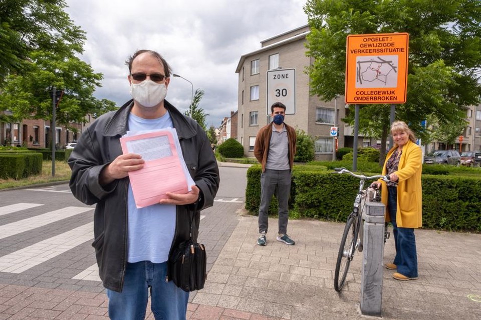 Werner en zijn buren willen doorgang blijven hebben in de Collegewijk.