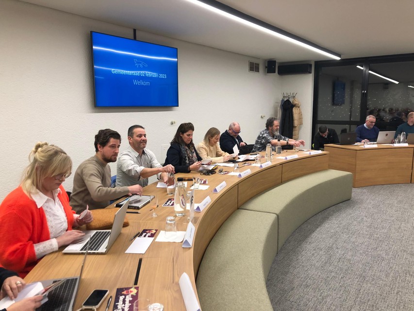 De gemeenteraad van Vosselaar vergaderde voor de eerste keer in de vernieuwde raadzaal op het gemeentehuis.