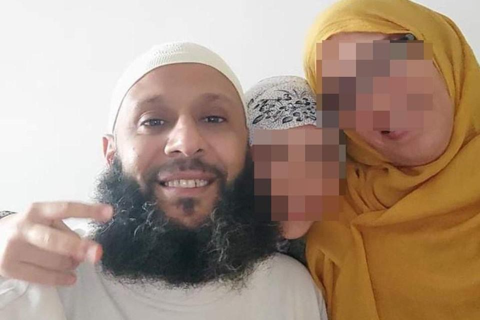 Terrorist Abdesalem Lassoued met zijn echtgenote Rachida en hun elfjarige dochter.