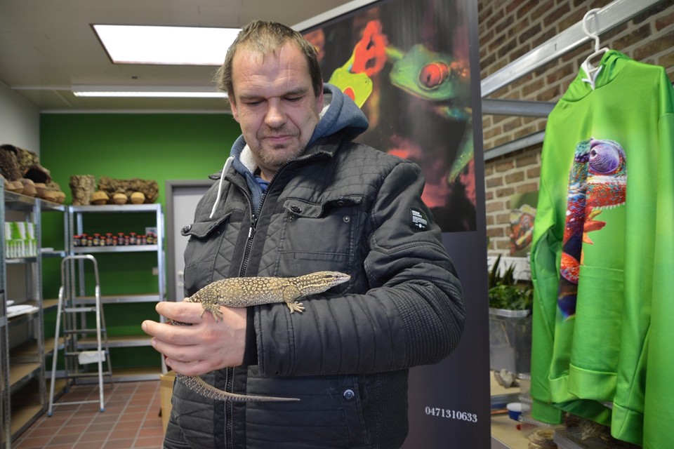 Respect smog priester Bart moet opening reptielenwinkel uitstellen door oplichter: “Alles twee  keer moeten bestellen” (Zoersel) | Gazet van Antwerpen Mobile