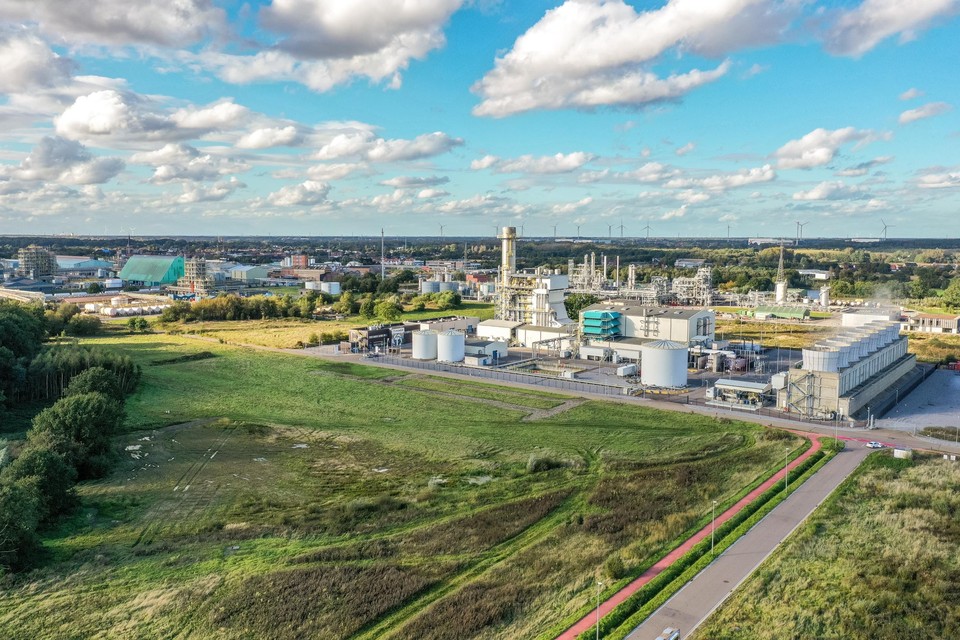 Op de braakliggende gronden voor de bestaande gascentrale T-Power wilde Tessenderlo Group haar nieuwe gascentrale bouwen.