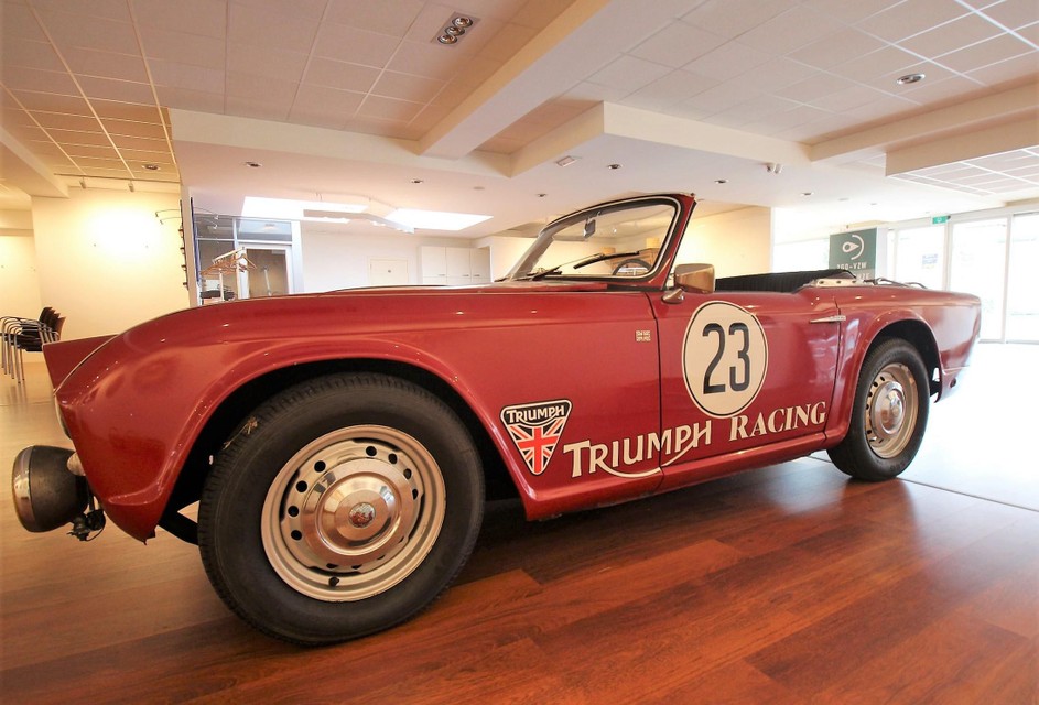 De Triumph TR4 uit 1961.