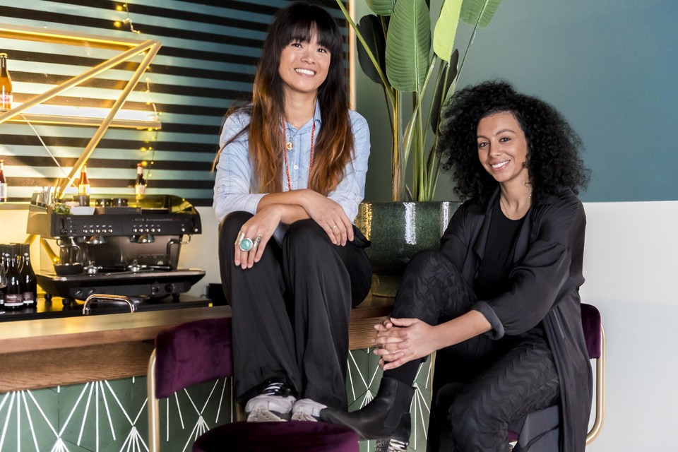 Erika Xuan Nguyen met zakenpartner en hartsvriendin Sihame El Kaouakibi.