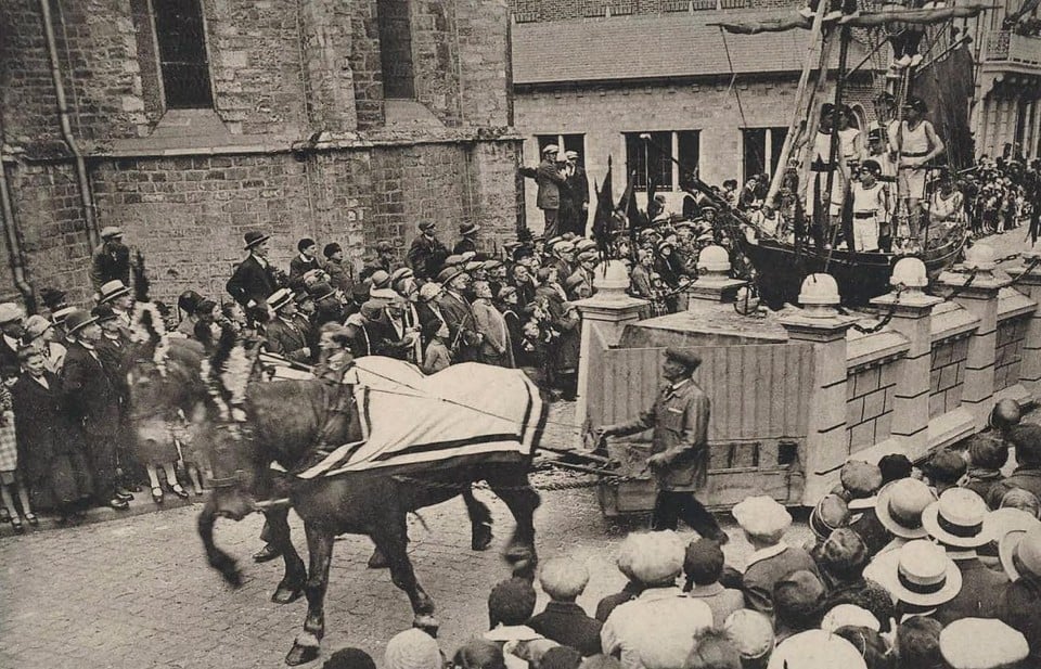 ‘t Schip van ’s Lands Welwaren tijdens de Pallieterstoet in 1928.