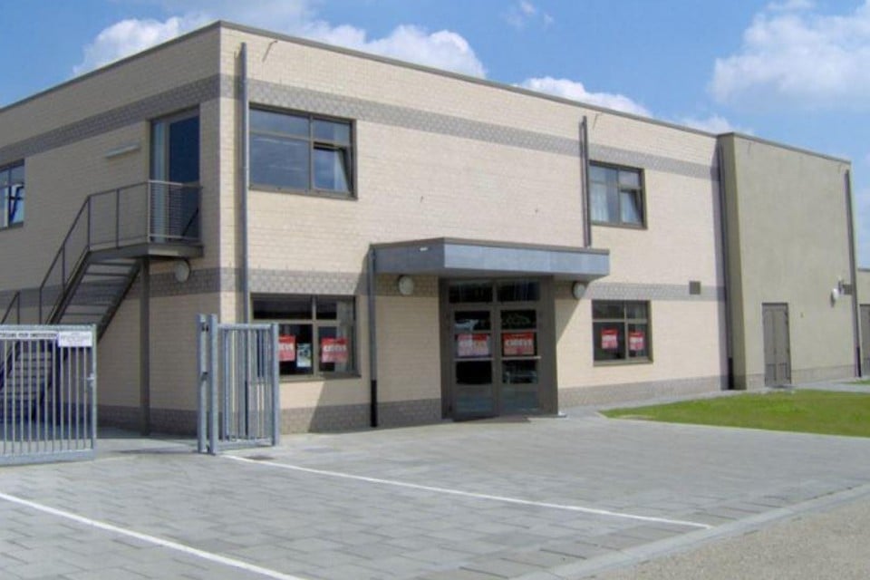 De besmettingen zijn vastgesteld in klas 4B en het vijfde leerjaar.