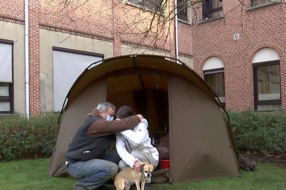 Het koppel heeft twee dagen voor het OCMW gekampeerd.