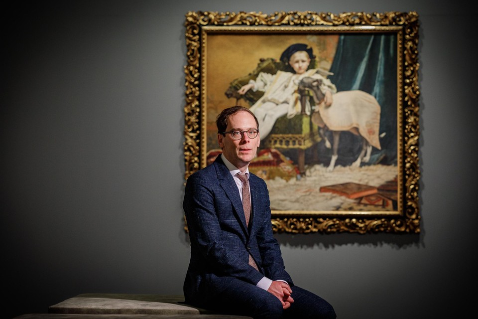 Samuel Mareel bij een negentiende-eeuws kinderportret van Keizer Karel door Jan Van Beers.