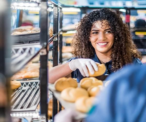 Een baantje bij de bakker gezocht? Swipen maar.