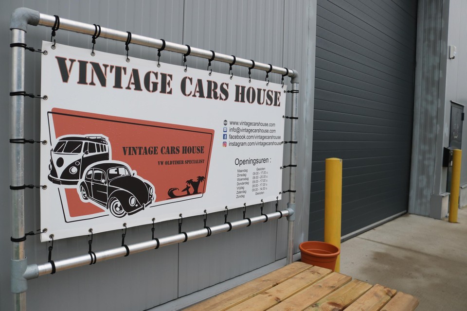 Tijdens het onderzoek kwam al snel de oldtimergarage Vintage Cars House in Stekene in het vizier van de speurders.