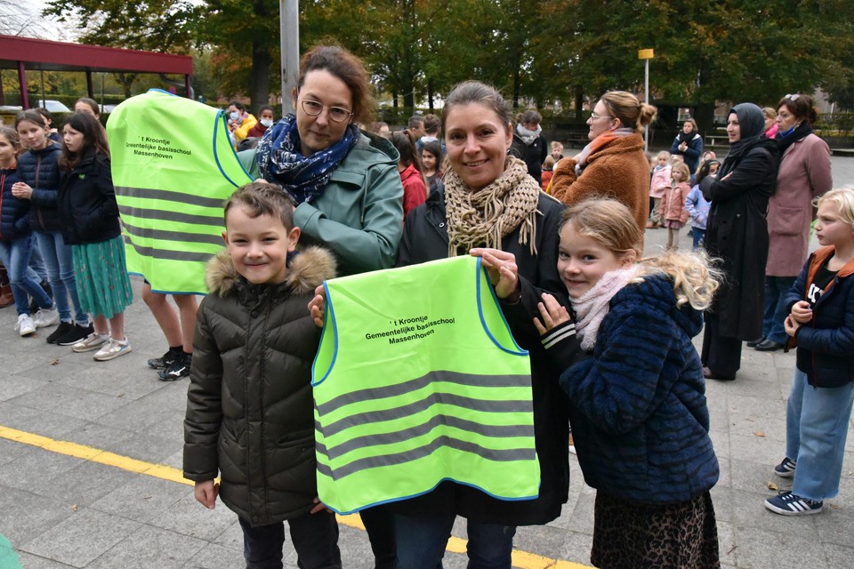 De kinderen van ’t Kroontje zijn nu nog beter zichtbaar in het donker.