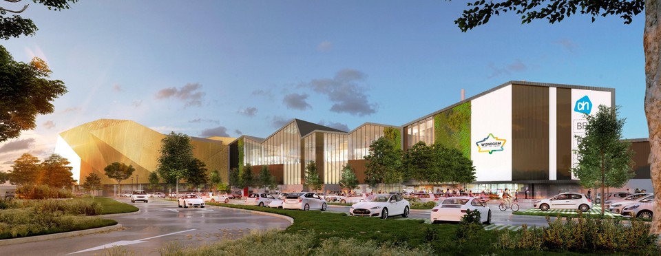 De nieuwe vleugel gezien vanaf de Krijgsbaan, komende van Wommelgem. Links het hoogste gebouw waarin de bioscoop komt. 