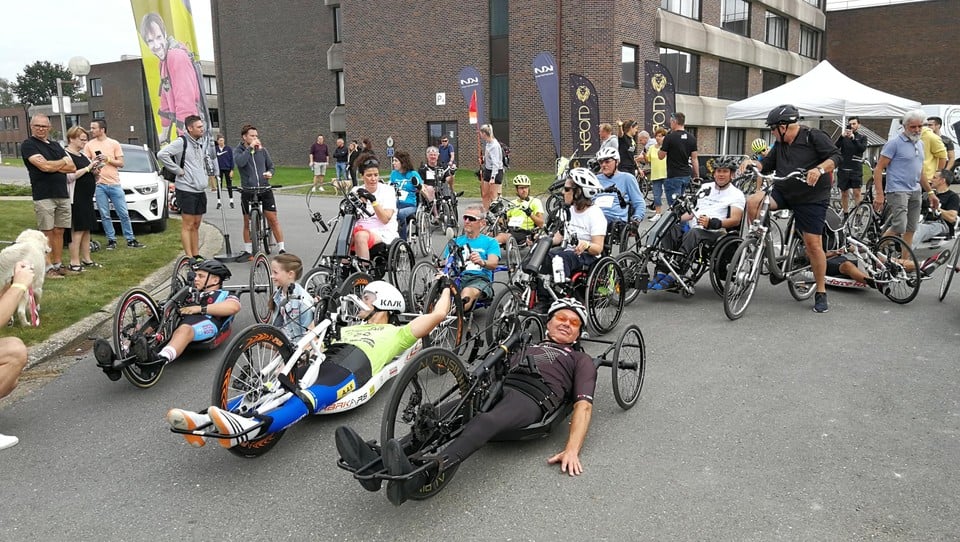 Klaar voor de start van een zonovergoten uurtje intensief sporten.