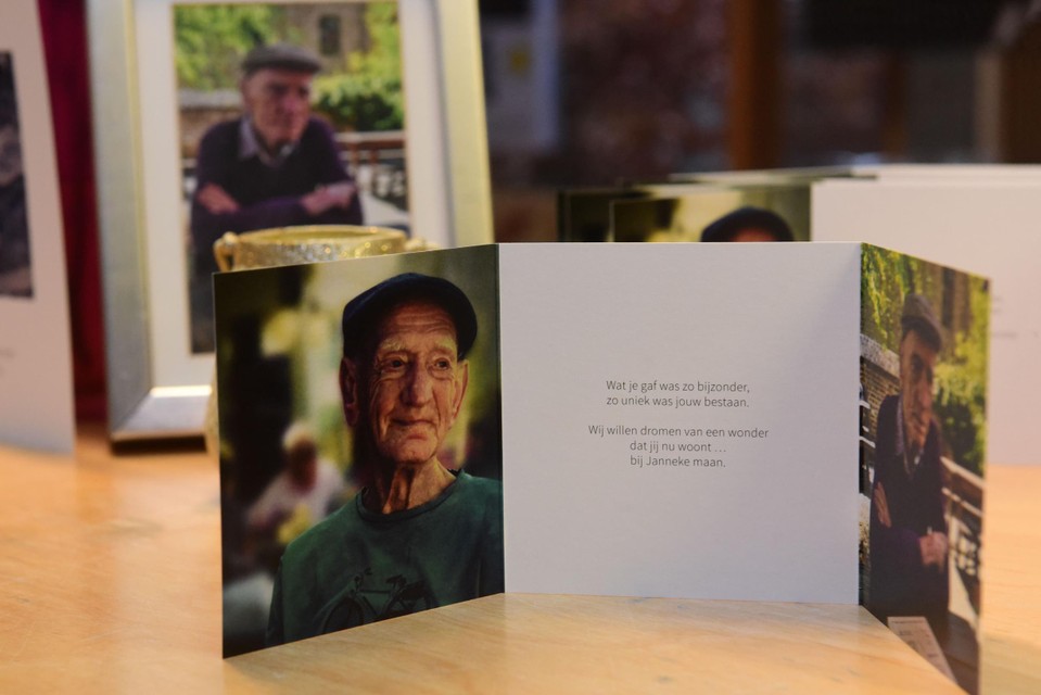 Wat je gaf was zo bijzonder, zo uniek was jouw bestaan. Wij willen dromen van een wonder dat jij nu woont… bij Janneke maan.