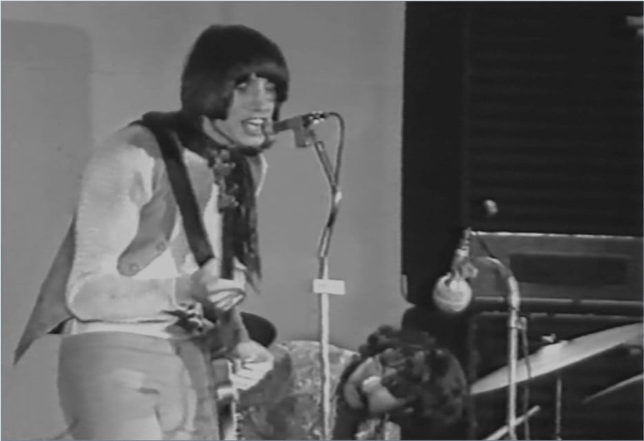 Roger Waters en Nick Mason van Pink Floyd tijdens hun legendarisch optreden op Kastival in de zomer van 1968. 