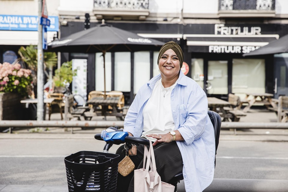 Nejma Taibi voor de wandeling.
