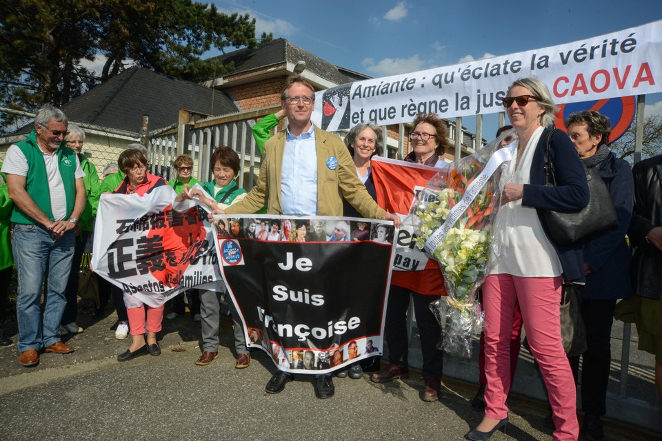 Protestacties aan de fabriek van Eternit.
