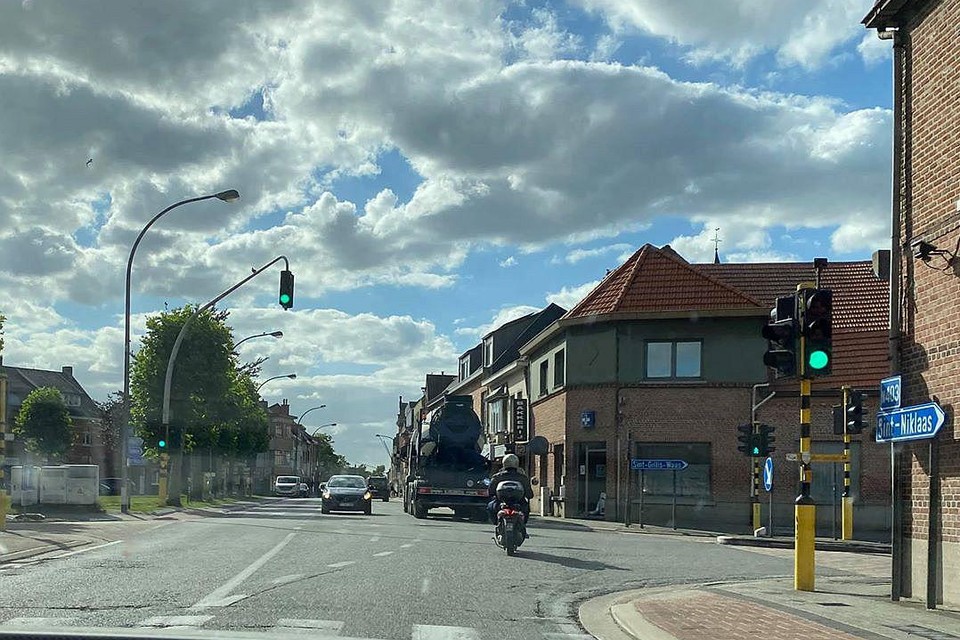 De N403 in Sint-Pauwels.