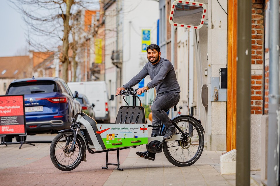 Een bakfiets uitlenen, kan telkens van woensdag tot maandag. Voor de ophaling en het onderhoud werkt de stad samen met ‘t Fietsatelier.