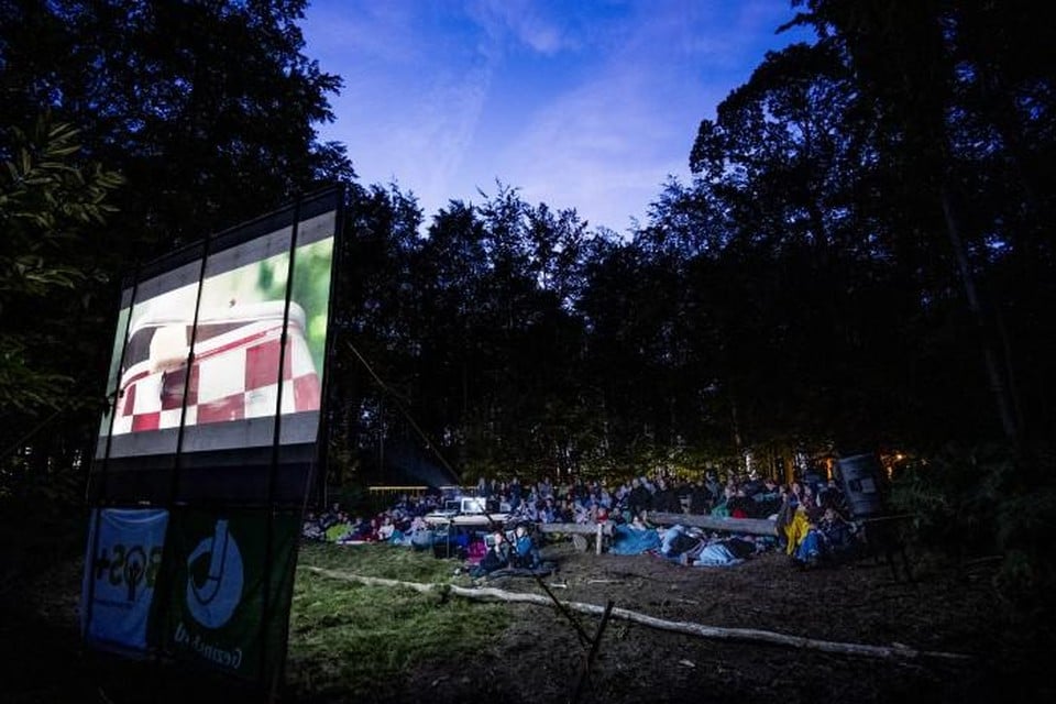 De voorstelling van de film Belgica vindt op donderdag 5 augustus plaats op een open plek in het bos aan Poeyelheide in Lille.