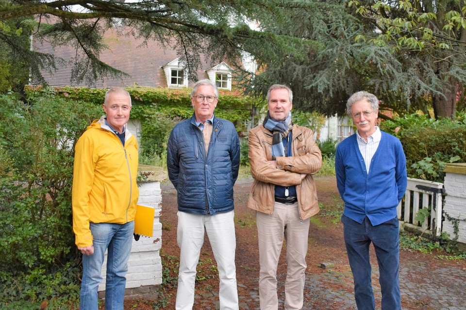 vlnr: Jan Gettemans, Stefan Pauwels, Dirk Lauwers, Roger Liekens van het buurtcomité dan 