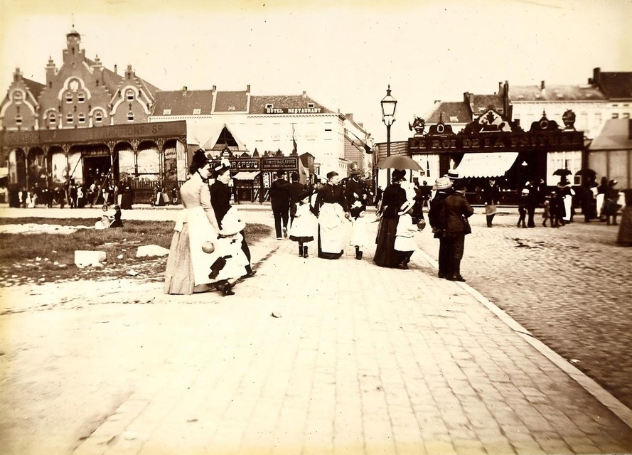 Sinksenfoor op de Leien anno 1894, met op de achtergrond Entrepot Steenackers.