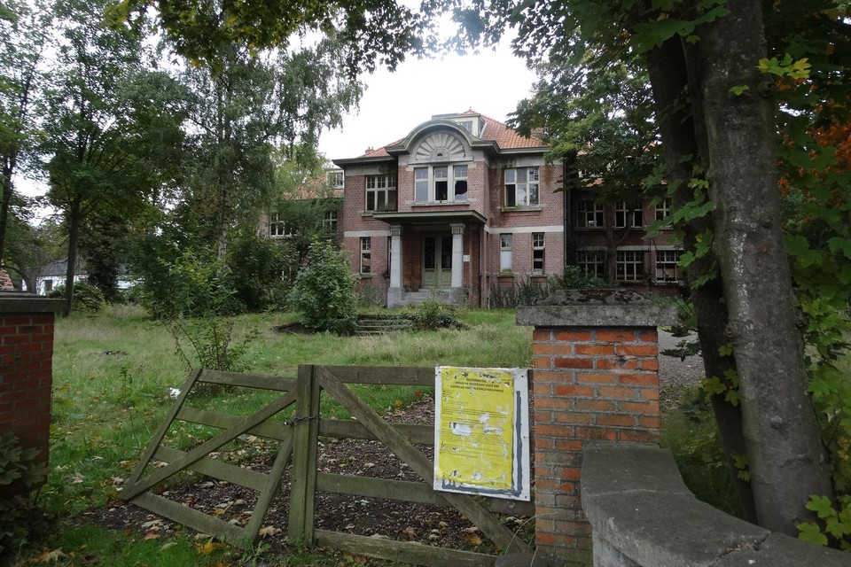De staat van de unieke villa Meert laat de wensen over. 