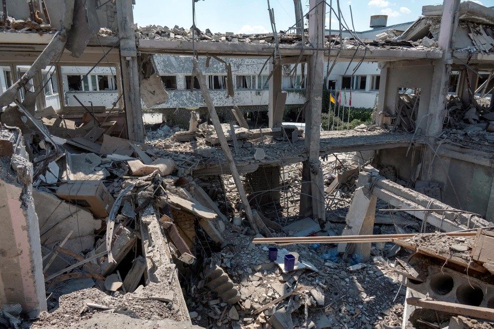 Meerdere gebouwen van de universiteit in Charkov zijn vernield. 