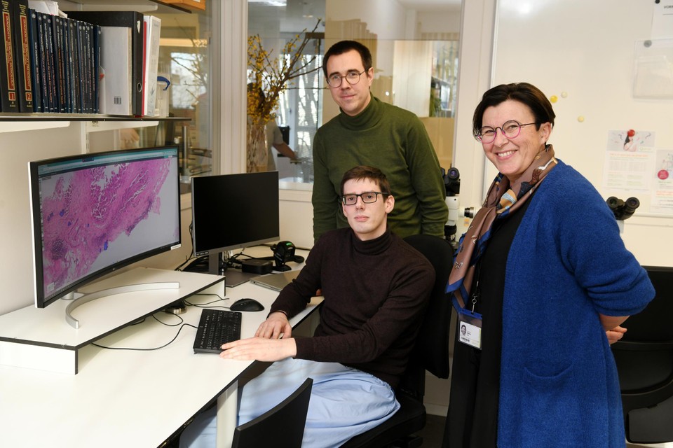 Pathologen Frederik Deman,﻿ Glenn Broeckx en Sabine Declercq. Foto: