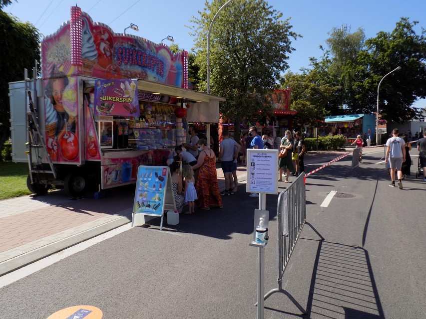 Eenrichtingsverkeer geldt ook op de kermis in Den Hout.