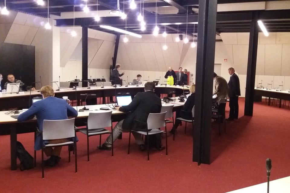 Voorlopig geen gemeenteraad in de raadzaal van het stadskantoor.