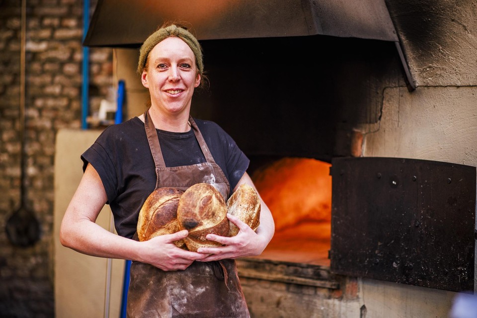 Floortje De Ley van restaurant Graan is gepassioneerd door brood bakken en gaf tot voor kort ook workshops. 