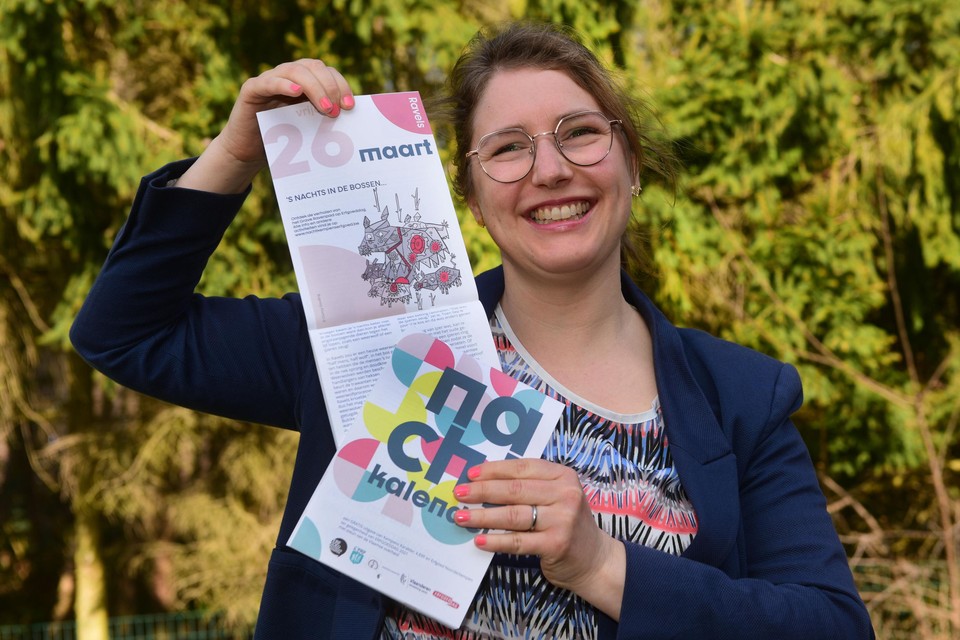 Anneleen Van Lommel met Nachtkalender.
